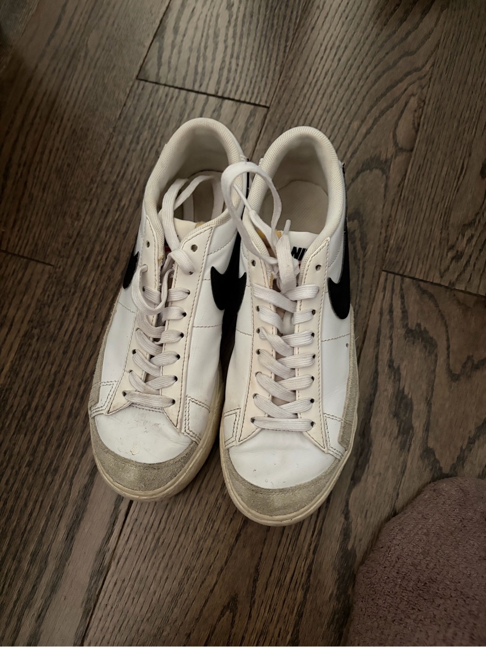 Nike White and Black Low-Top Sneakers